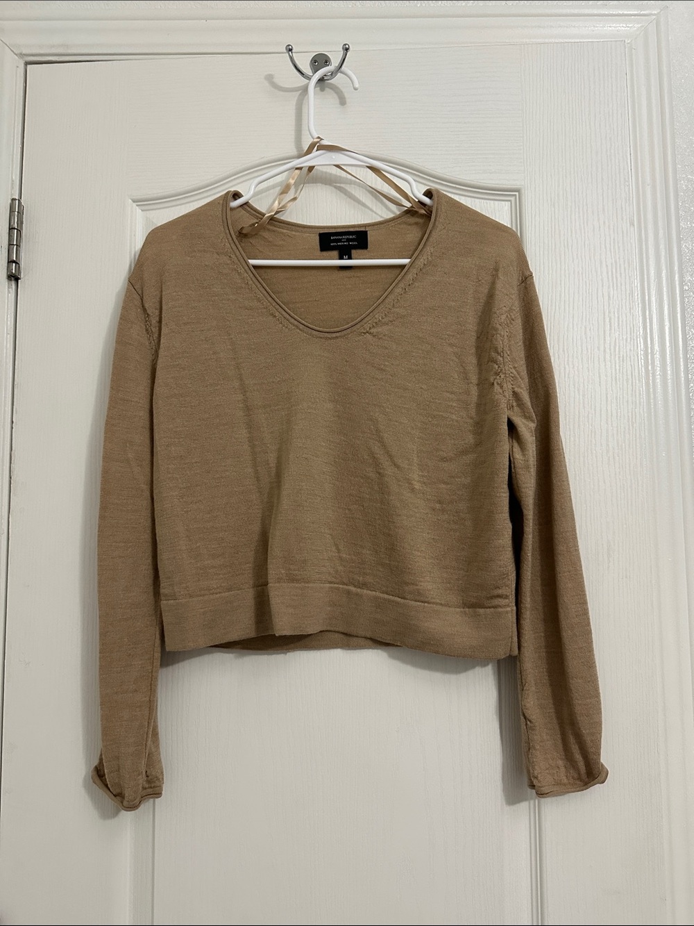 100% Merino Wool Banana Republic Camel Scoop-Neck Lightweight Pullover